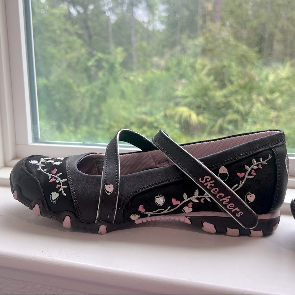 Sketchers brown Mary janes with pink hearts